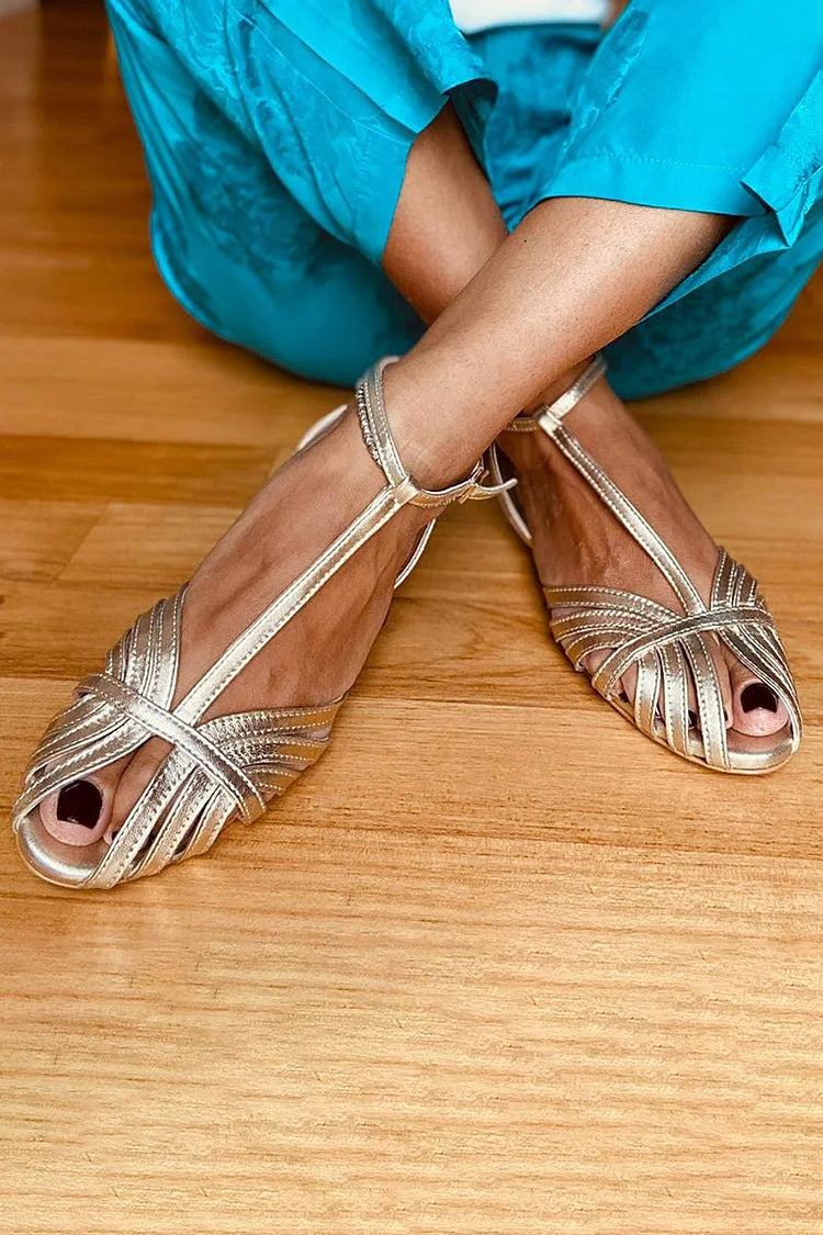 Glossy low peep toe sandals with T-strap